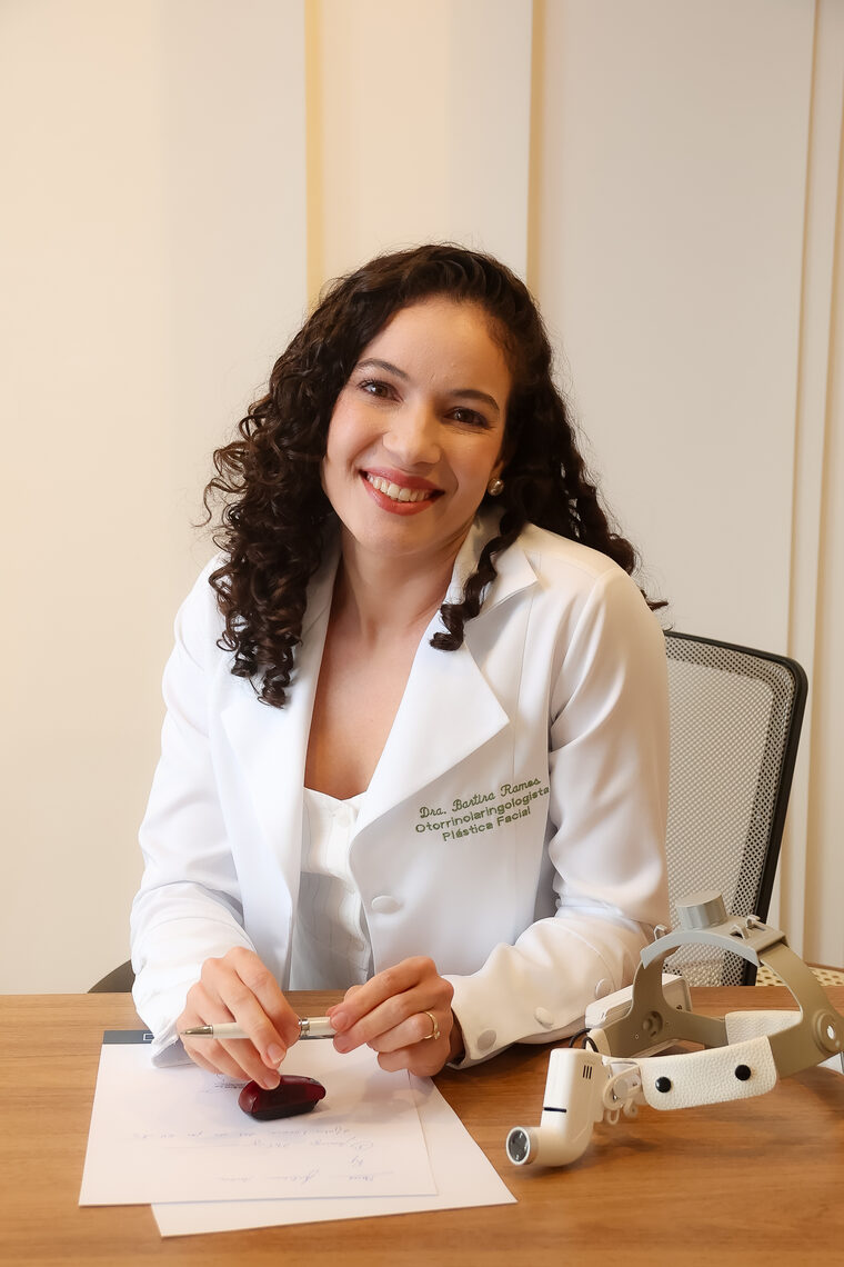 Drª Bartira Rezende Ramos em atendimento